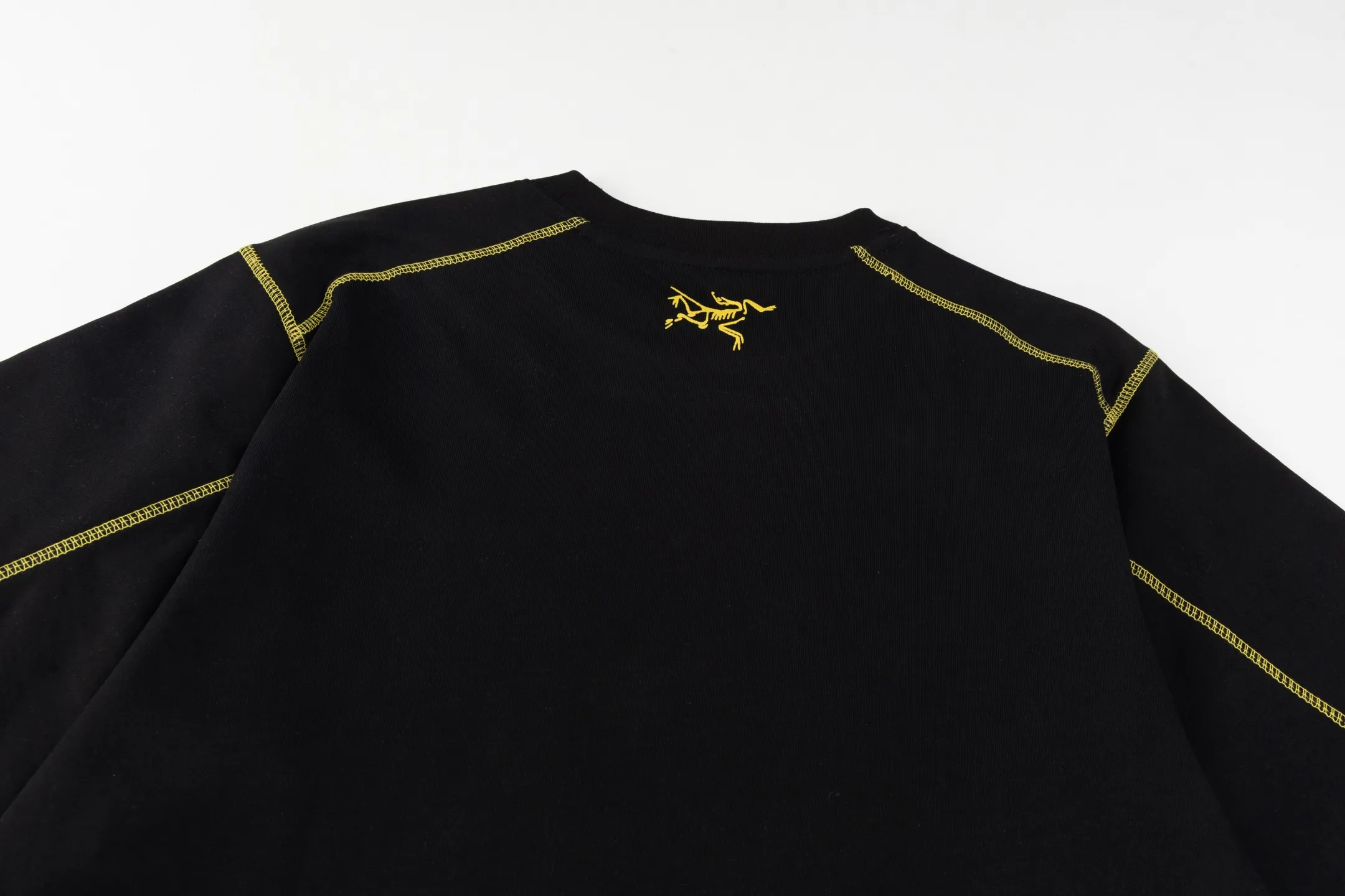 Ayc Teryx （ F 1） 2025 Quality T LOGO Premium 32s Same Style ： Yellow Pink White。 Size：XS S M L